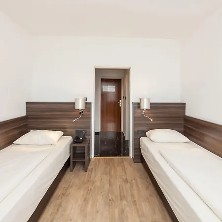 Continental Frankfurt 3* פרנקפורט