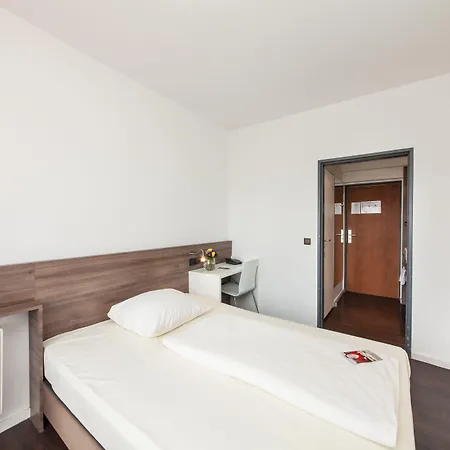 Continental Frankfurt 酒店 3*