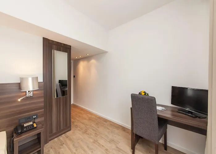 Novum Continental Frankfurt Hotel 3*